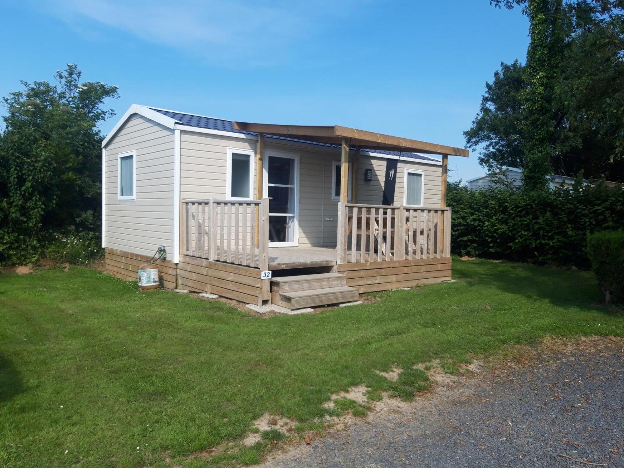 Camping Le Clos De Balleroy Exterior photo