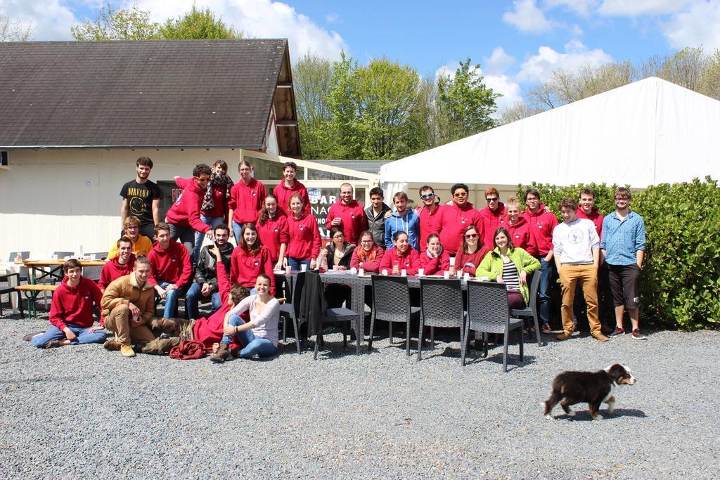 Camping Le Clos De Balleroy Exterior photo
