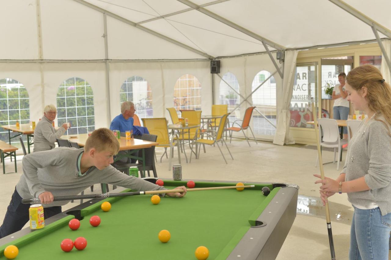 Camping Le Clos De Balleroy Exterior photo